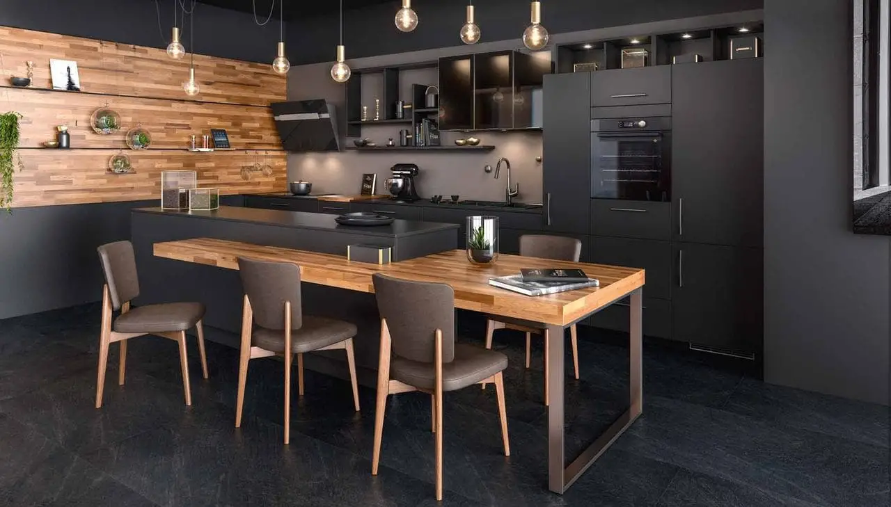 Кухня с деревянной мебелью фото