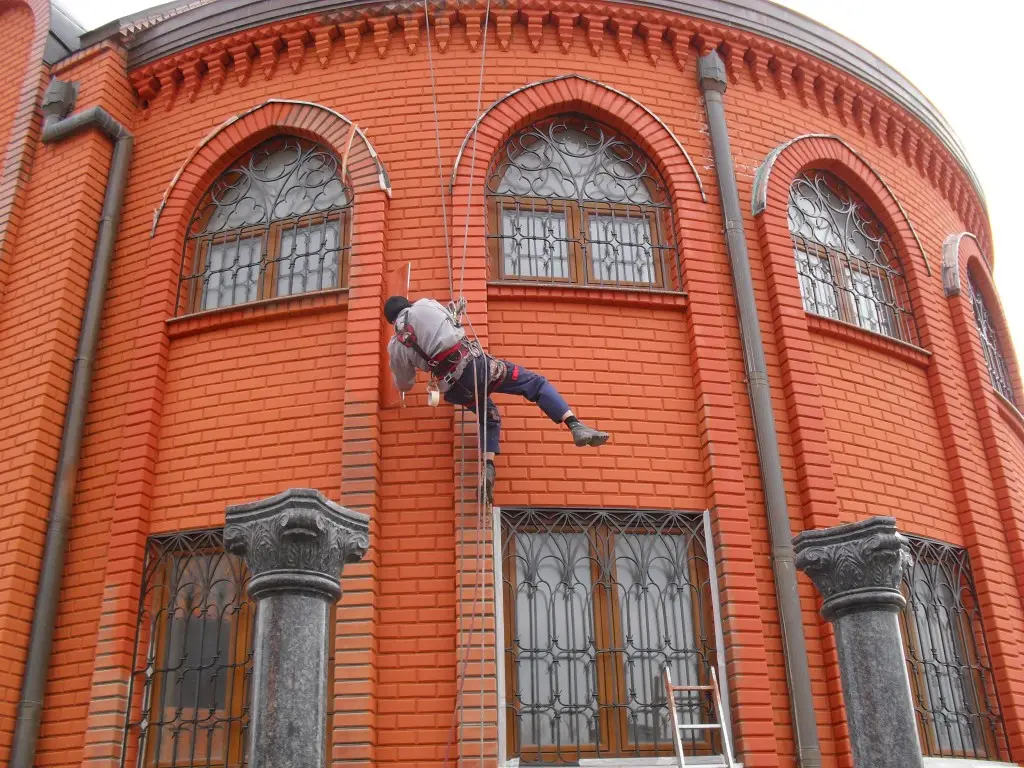 Реставрация кирпичного фасада дома фото