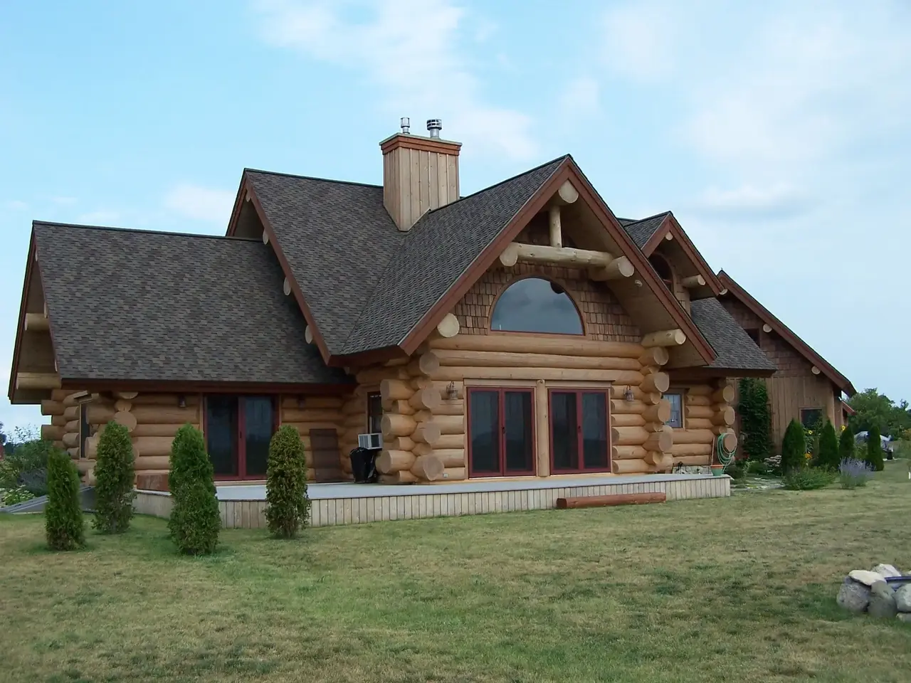 Крыша деревянного дома фото